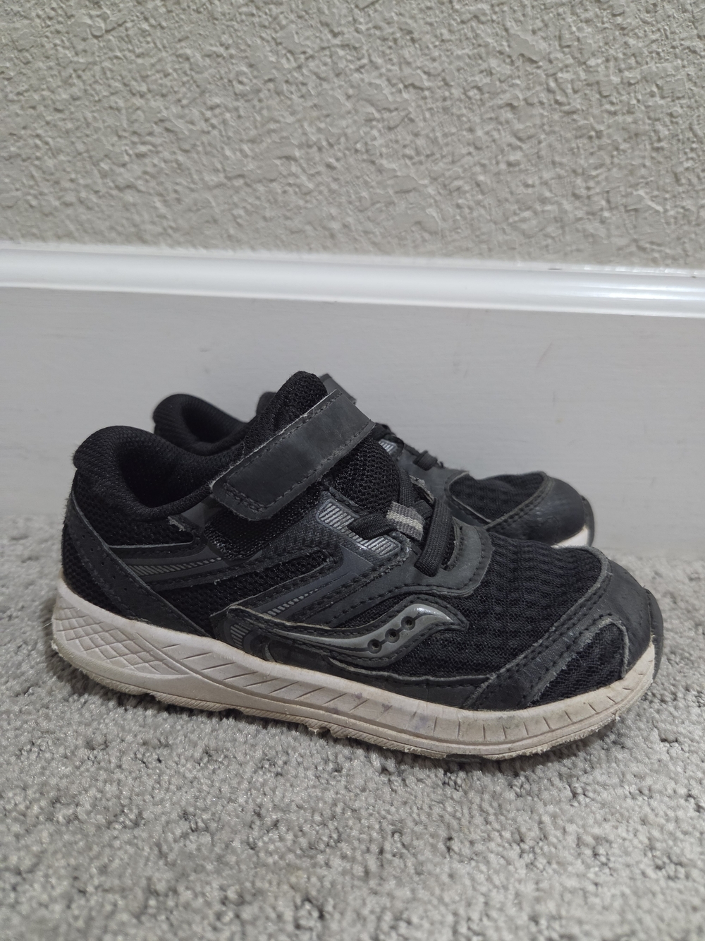 Saucony Black and White Kids Sneakers with Hook-and-Loop Strap